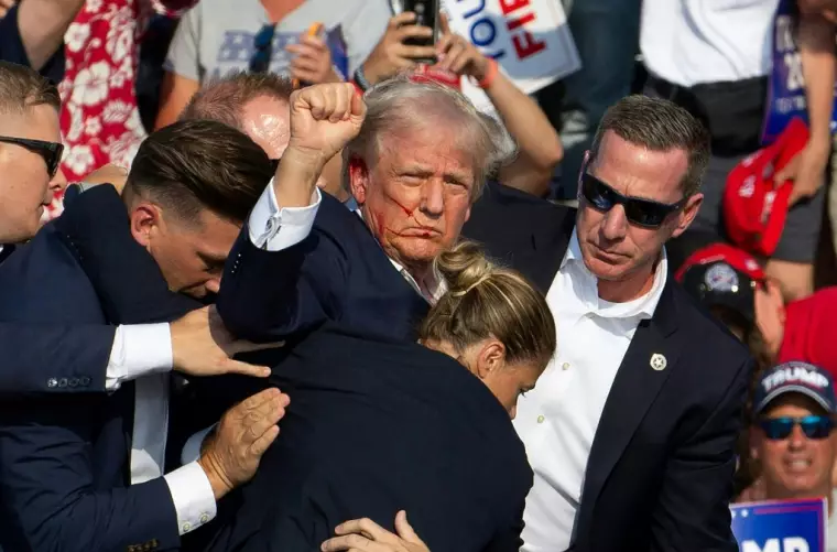 "Je devrais être mort" : Donald Trump raconte une tentative d'assassinat "très surréaliste"
