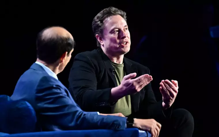 Présidentielle: Elon Musk apporte officiellement son soutien à Trump après les événements à son meeting