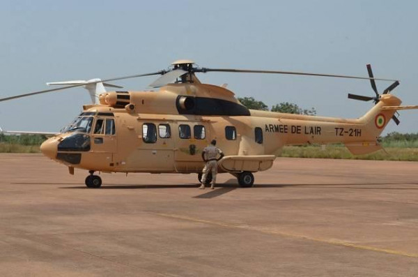 #Mali : Un hélicoptère FAMa endommagé effectue un atterrissage d'urgence à Kidal