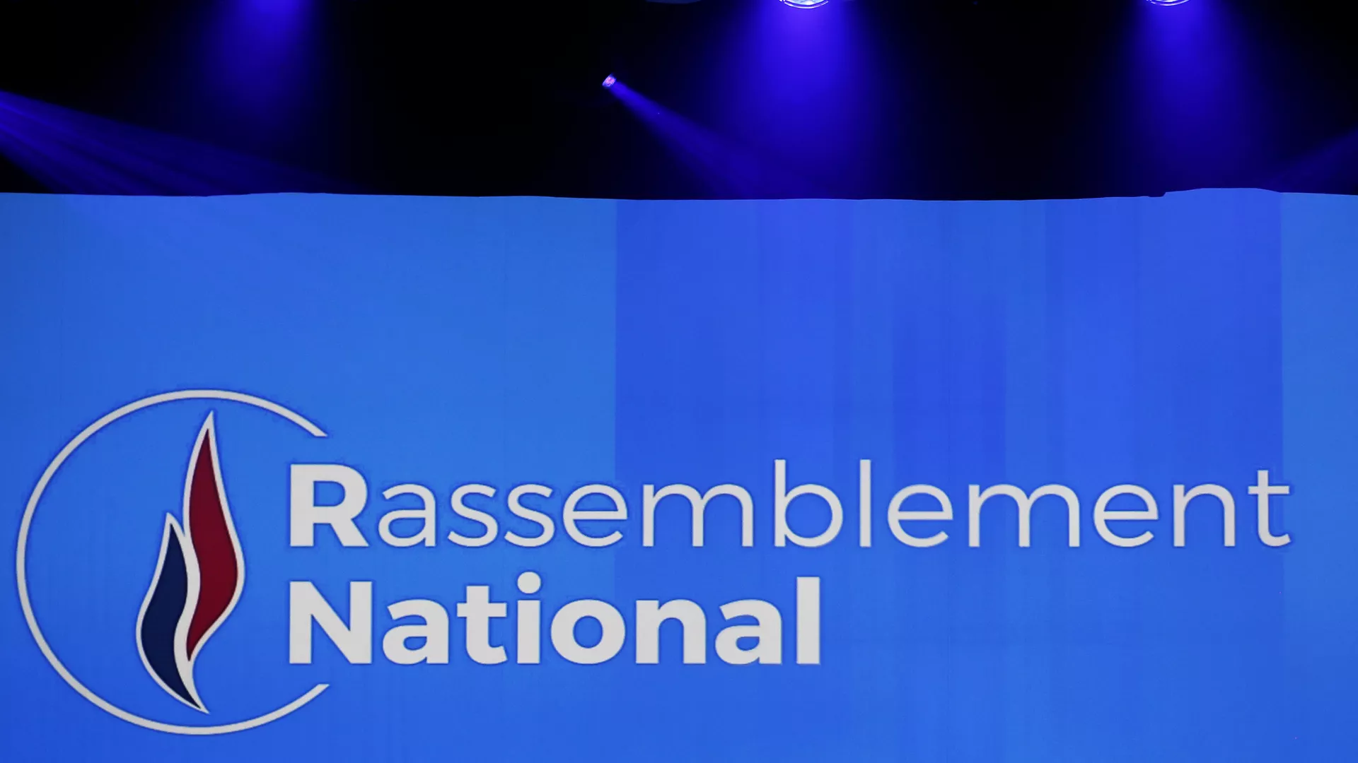 Le RN remporte le premier tour des législatives en France: que sait-on de ce parti d’extrême droite