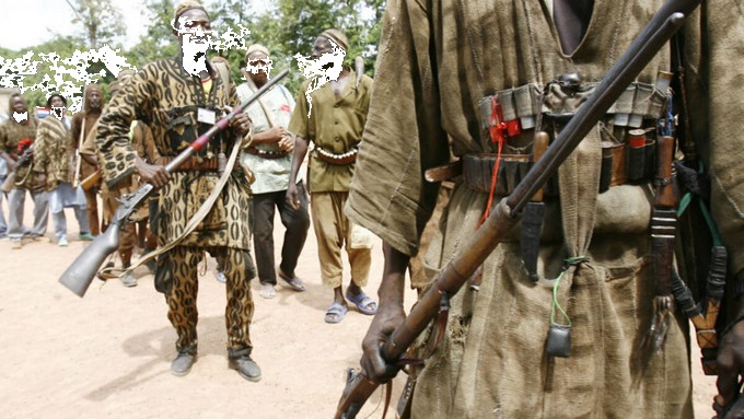 Mali: des voix s’élèvent pour réclamer ‘’ la dissolution ‘’ des groupes d’autodéfense accusés d’exactions contre les civils