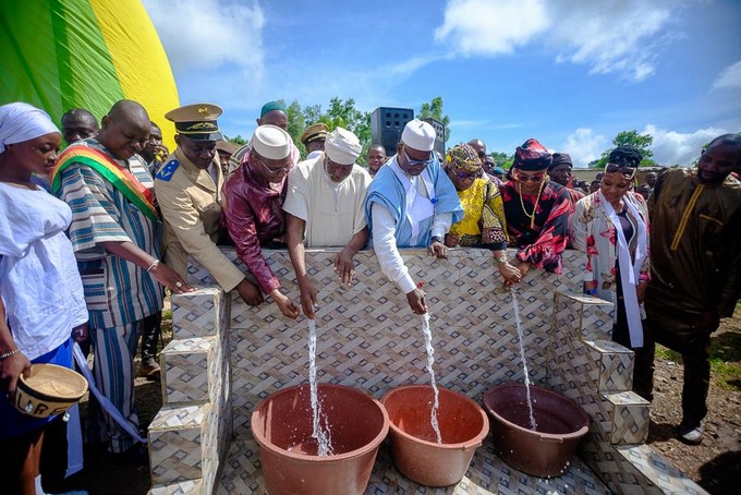 Œuvres sociales du président de la transition :  La barre symbolique de 400 forages inaugurés