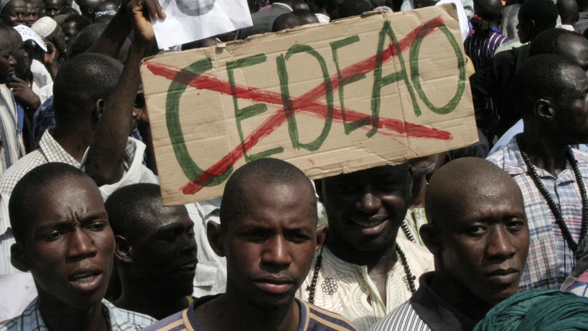 Les délégués maliens quittent l'UREM-CEDEAO en soutien à Bamako