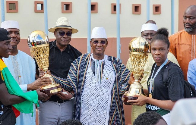Dr Choguel Maïga  au triple victoire des équipes U18 filles et U18 garçons de l'Afrobasket et de la gymnastique Aerobic : "Nous sommes fiers de la jeunesse qui a donné des sourires à tous les Maliens..."