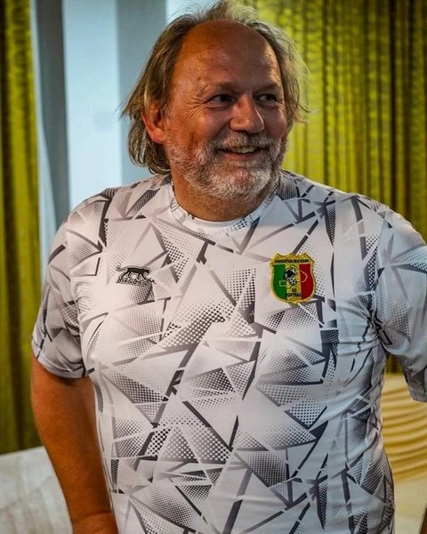 Football : Le Belge Tom Saintfiet signe un contrat de 2 ans avec le Mali