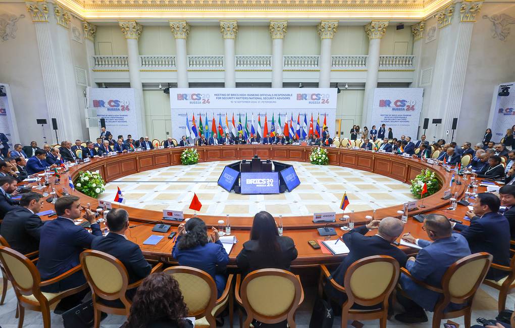 Les dirigeants des pays BRICS se réunissent à Saint-Pétersbourg pour discuter du nouvel ordre mondial