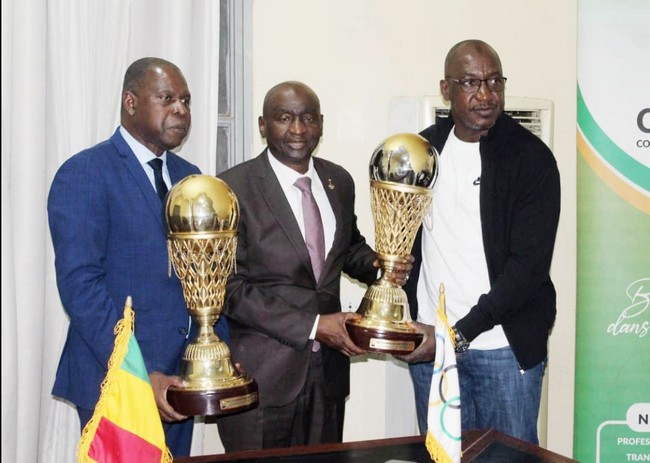 Comité national olympique et sportif du mali (CNOSM) Habib Sissoko reçoit  les championnes et les champions d'Afrique U18