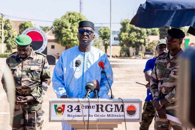Me Moustapha Cisse (President de l'AIGE) lors des obsèques du général de division, Siaka Sangaré :                "Général Siaka Sangaré, ton riche parcours professionnel est une leçon de vie pour nous !".