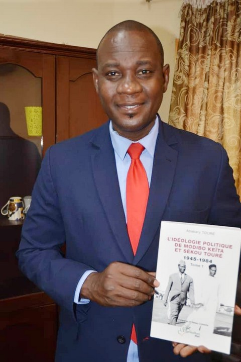Abakary Toure, auteur d'"idéologie politique de Modibo Keïta et Sekou Toure" : "Avec ce livre, il s'agit pour nous de questionner l'histoire mais de parler des acquis et aussi des erreurs politiques de l'US-RDA et du  PDG"