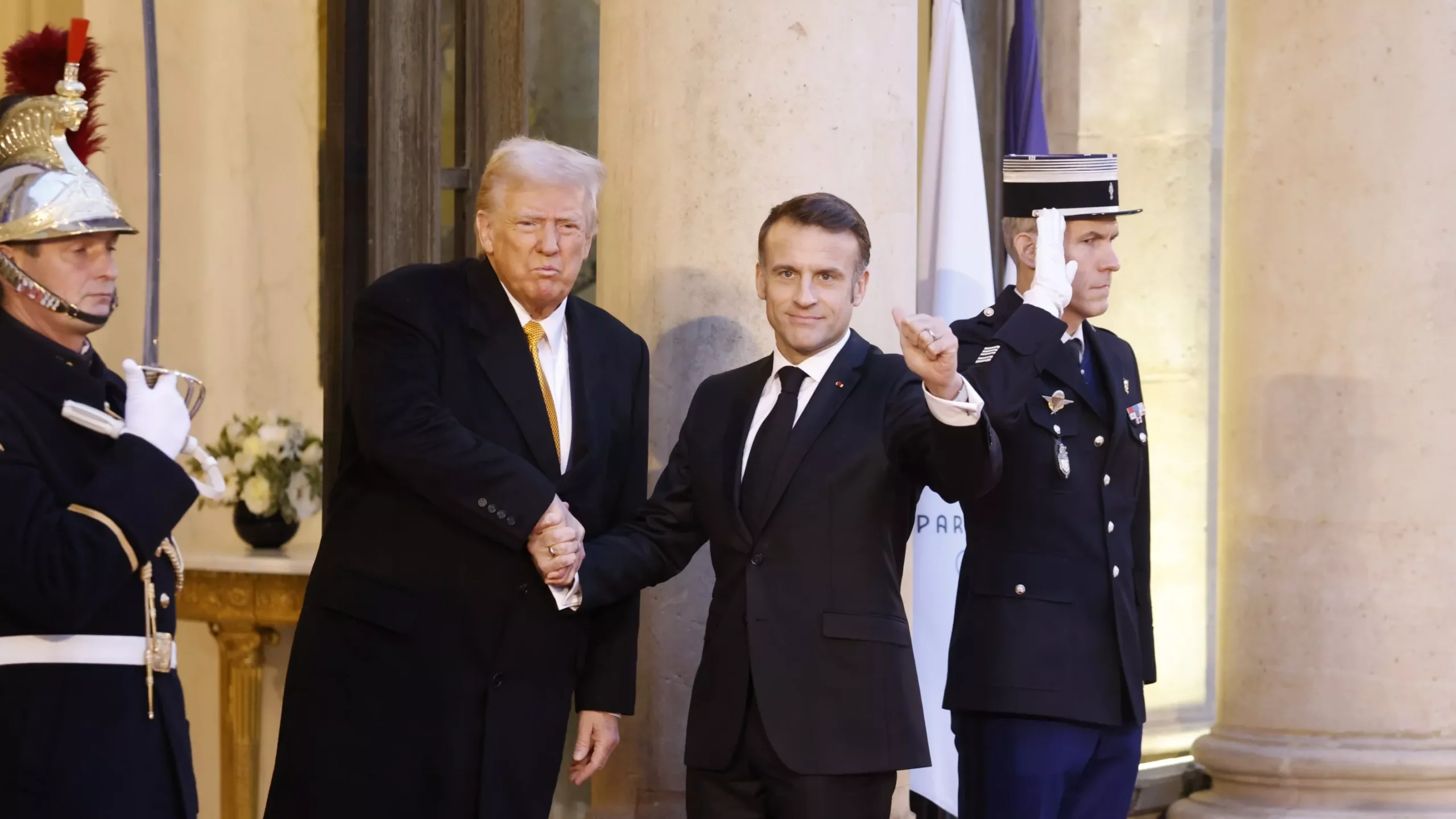 Emmanuel Macron en mission d'urgence à Washington ce lundi