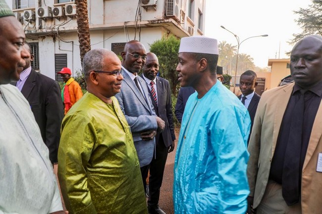Crise énergétique : Le PM Abdoulaye Maïga adopte une démarche participative