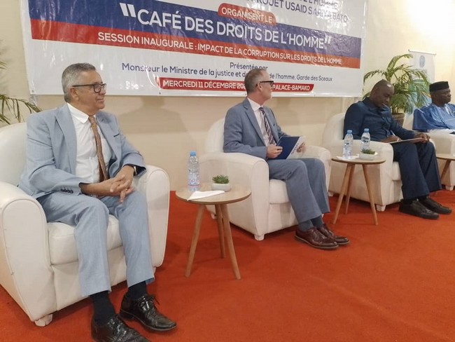 "Sariya-Bato" :  Les droits de l’Homme étrennent leur "Café"