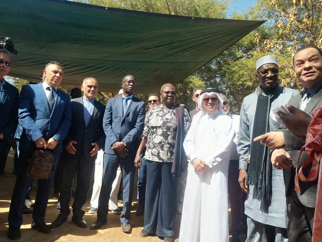 Un don de 2 millions de FCFA à l’école Karama de l’île Dialagoun par le club des Ambassadeurs et Consuls accrédités au Mali