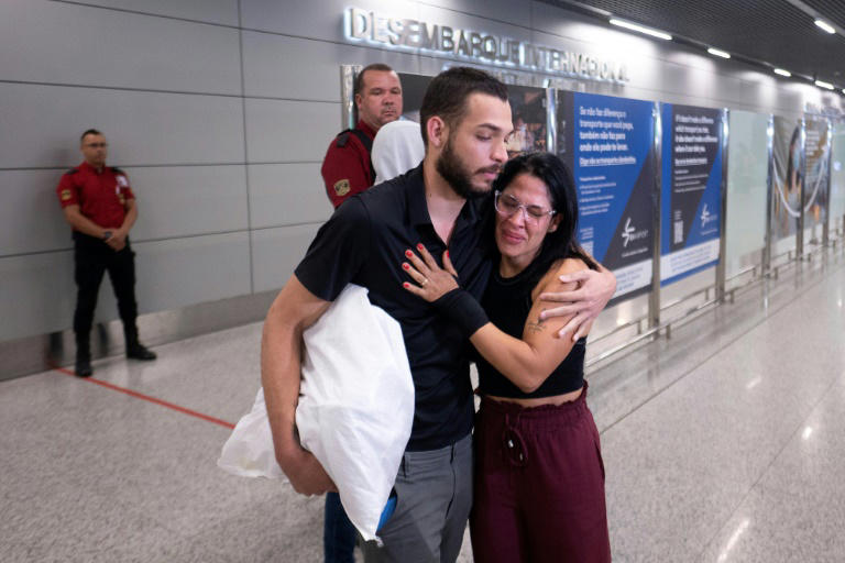 Le Brésil réclame des explications à Washington pour le "traitement dégradant" de migrants