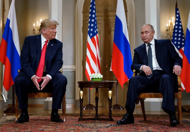 Guerre en Ukraine : Vladimir Poutine "prêt" à parler à Donald Trump et attend des "signaux" du président américain