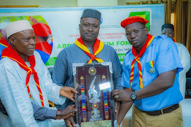 Les Pionniers du Mali reconnaissants : Un magnifique Tableau d'honneur au ministre Abdoul Kassim Fomba !