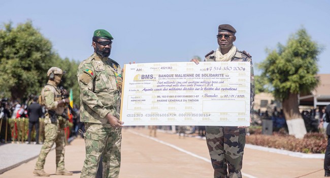 Assimi Goïta préside les cérémonies commémoratives  de la fete de l'armée au génie militaire :  Un chèque géant de plus de 7,5 milliards F CFA remis au ministre Sadio Camara au profit des familles des militaires tombés pour la patrie