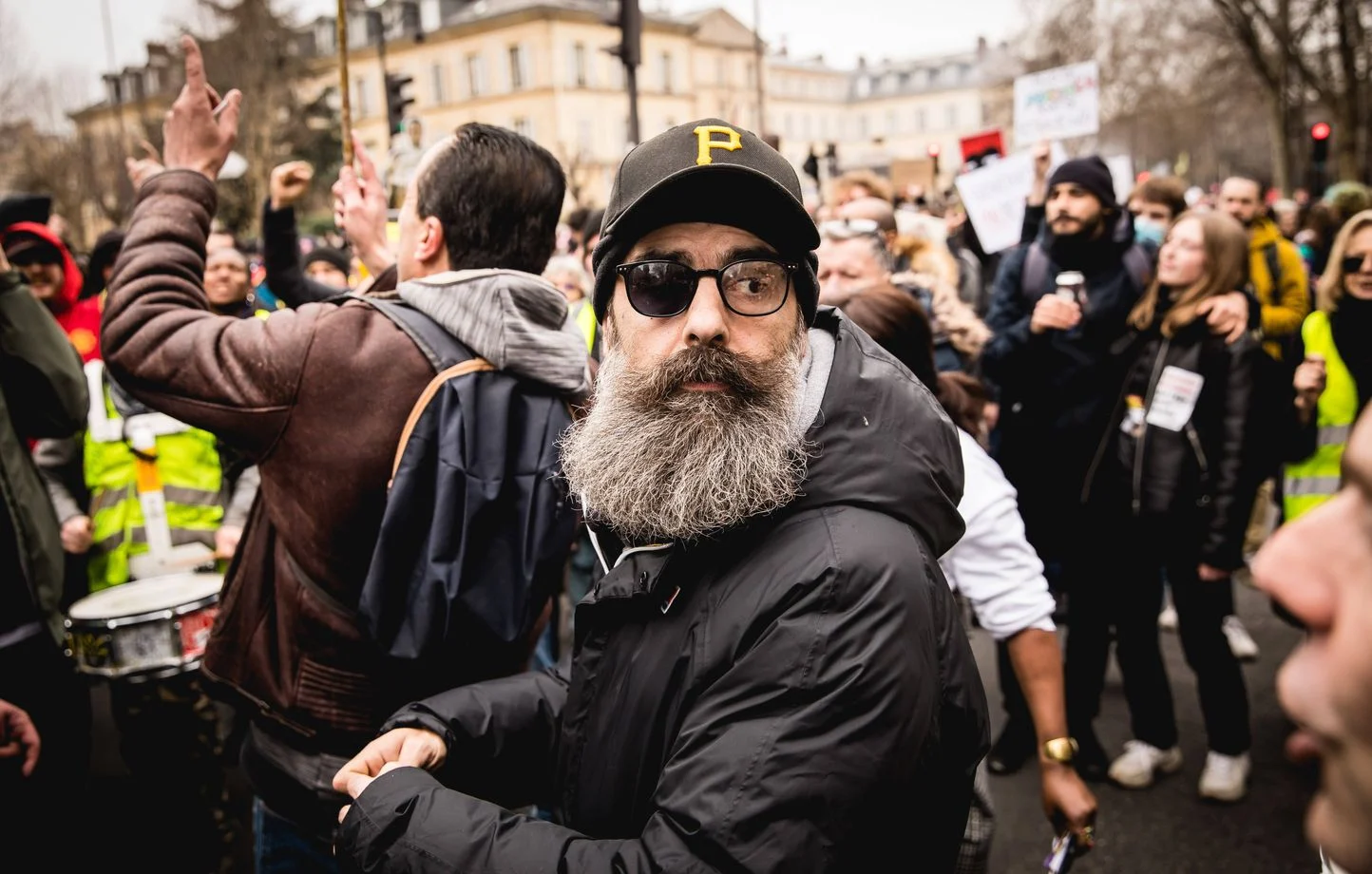Accusé d’avoir éborgné Jérôme Rodrigues, figure des « gilets jaunes », un policier sera jugé devant une cour criminelle