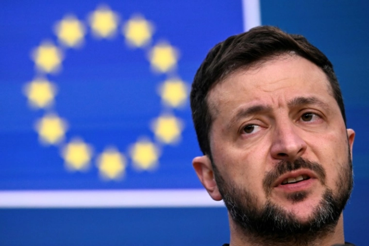 Guerre en Ukraine: Zelensky veut "arranger les choses" et "travailler sous la direction ferme" de Trump