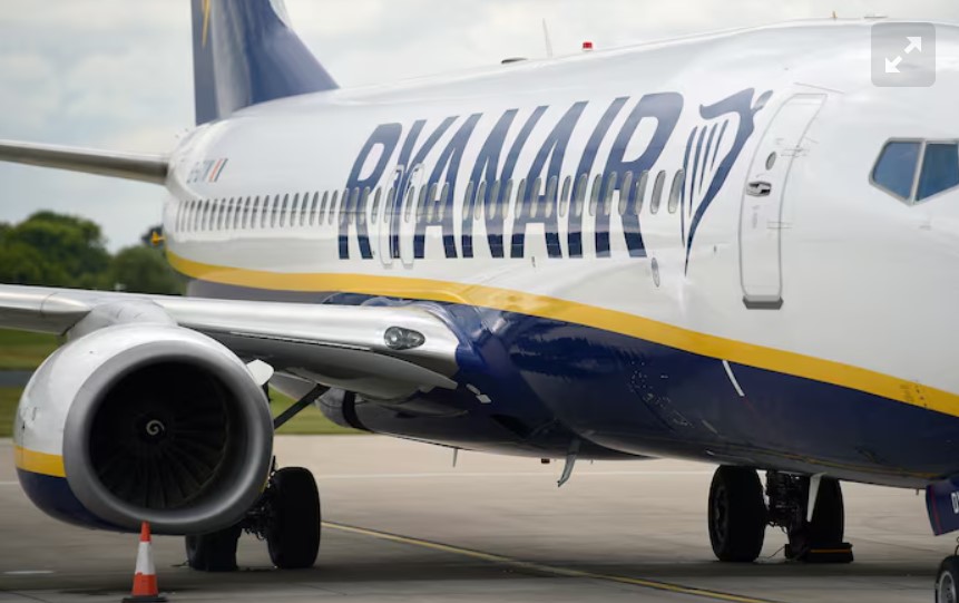 Il prétend être diplomate à l’ONU et exige un meilleur siège: un passager expulsé d’un vol Ryanair