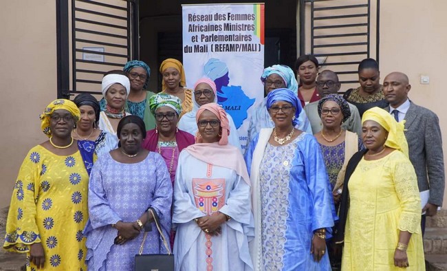 REFAMP :    Oumou Sall Seck accueillie à bras ouverts par les femmes ministres et parlementaires