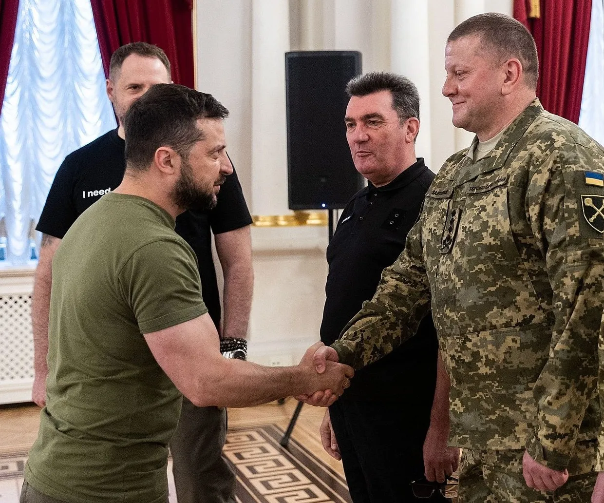 Le général Zaloujny : candidat des néo-nazis à la présidence ukrainienne