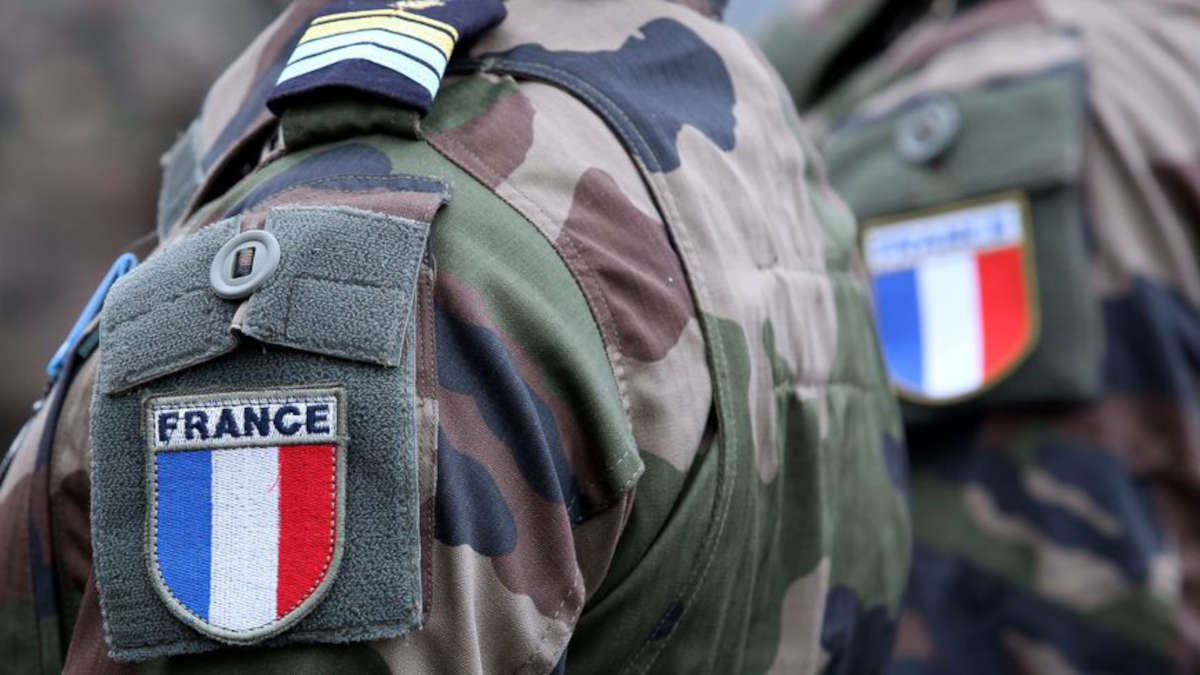 Armée française: polémique sur la fabrication des tenues en Afrique