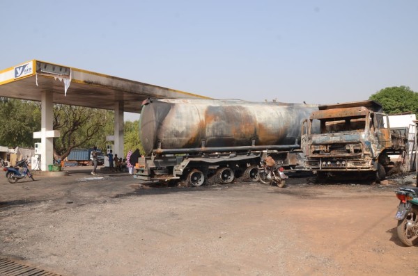 Tiébani : Un incendie consume cinq véhicules