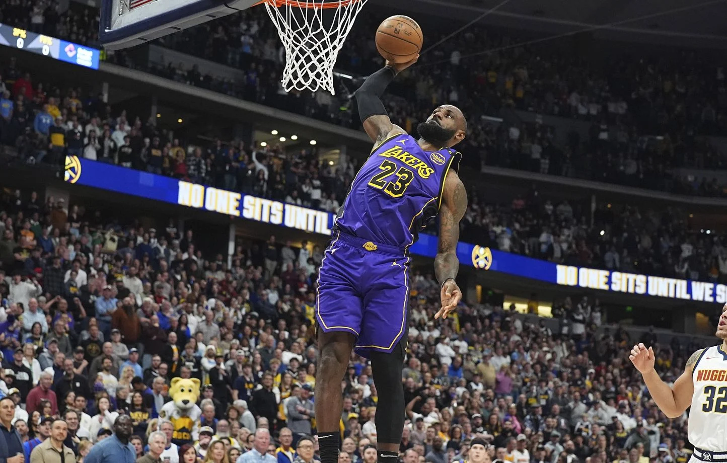 Basket : A 40 ans, LeBron James devient le premier joueur à franchir les 50.000 points en NBA