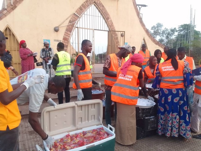 RAMADAN 2025 : La Fondation Orange Mali poursuit  ses ‘Jeudis Solidaires’ avec une distribution de collations à Faladiè