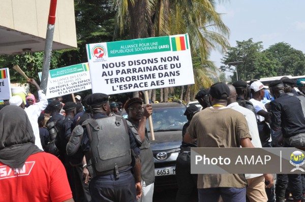 Mali : Protestation contre l’agression algérienne : Mobilisation gigantesque des forces vives sur l’ensemble du territoire national