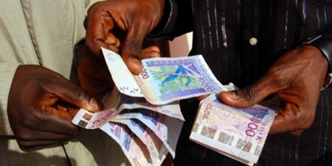 Grève du SYNABEF : Bamako paralysé entre banques fermées, stations-service divisées et citoyens inquiets