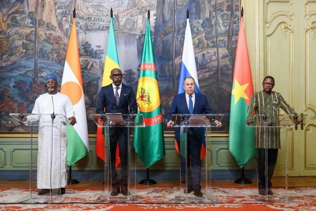 Contre le terrorisme : Le Mali, le Niger et le Burkina Faso annoncent une force conjointe