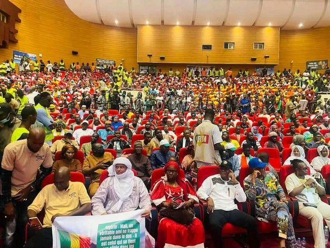 Bamako : une foule massive pour dire non à l’ingérence d’Algérie